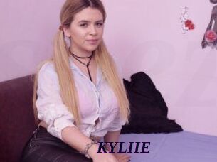 KYLIIE_