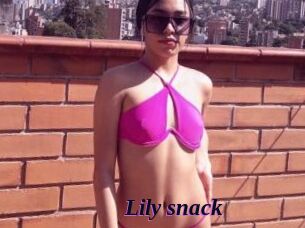 Lily_snack