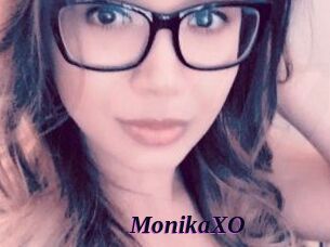 MonikaXO