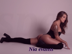 Nia_evanss