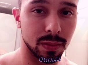 Onyx44